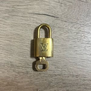 Louis Vuitton lock and key - 306